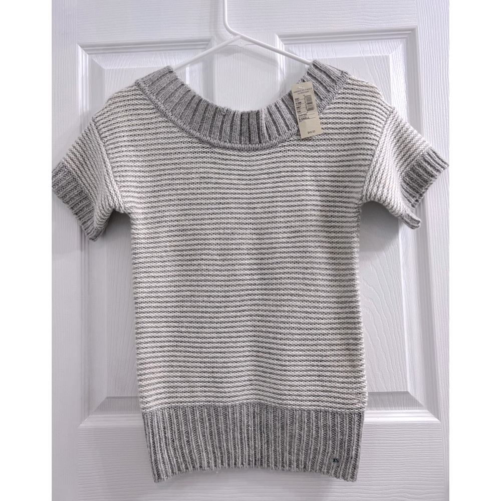 American Eagle Women’s gray short sleeve sweater size XS